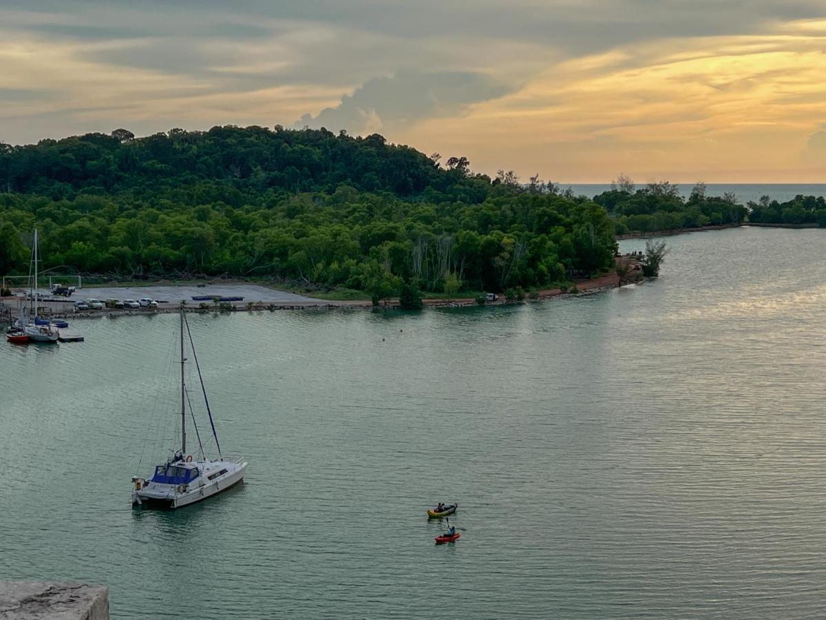 Bayview Suites Port Dickson By Maison Exteriör bild